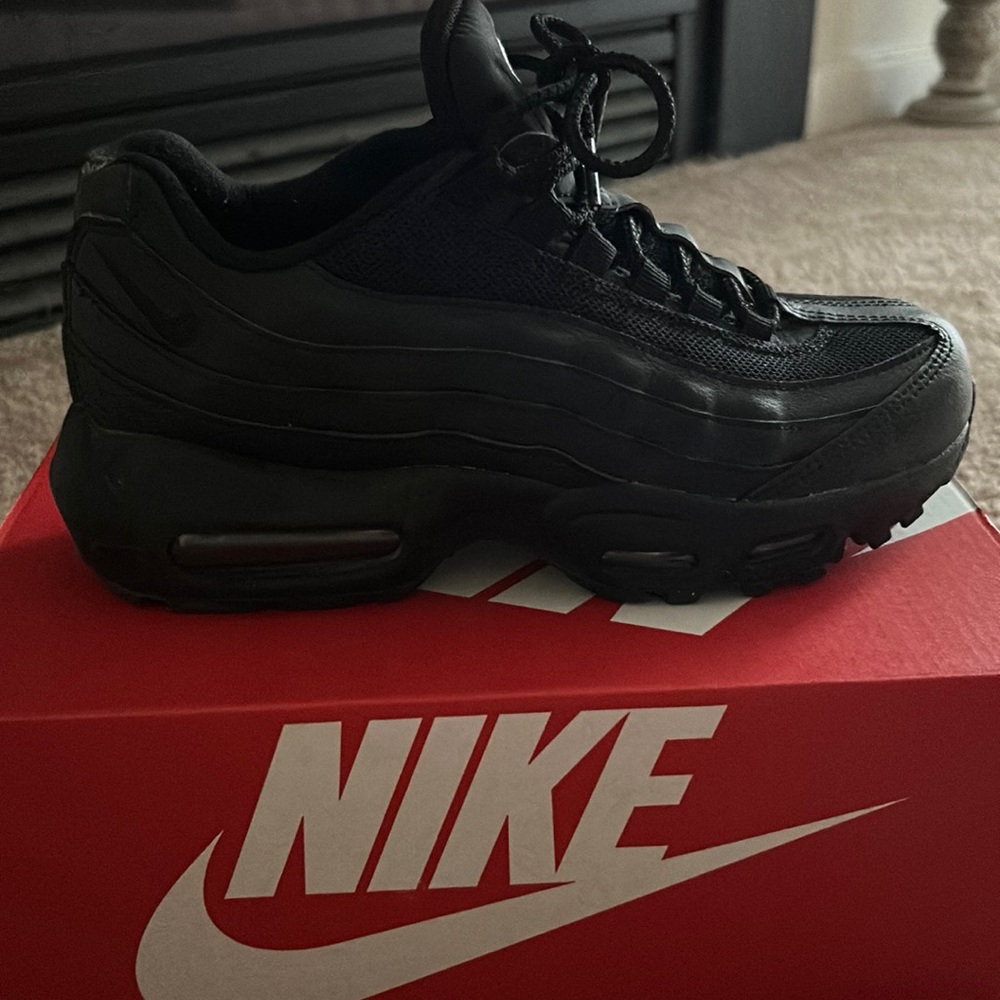 Air max 95 BRAND NEW NEVER WORN kids 6.5 women’s 8